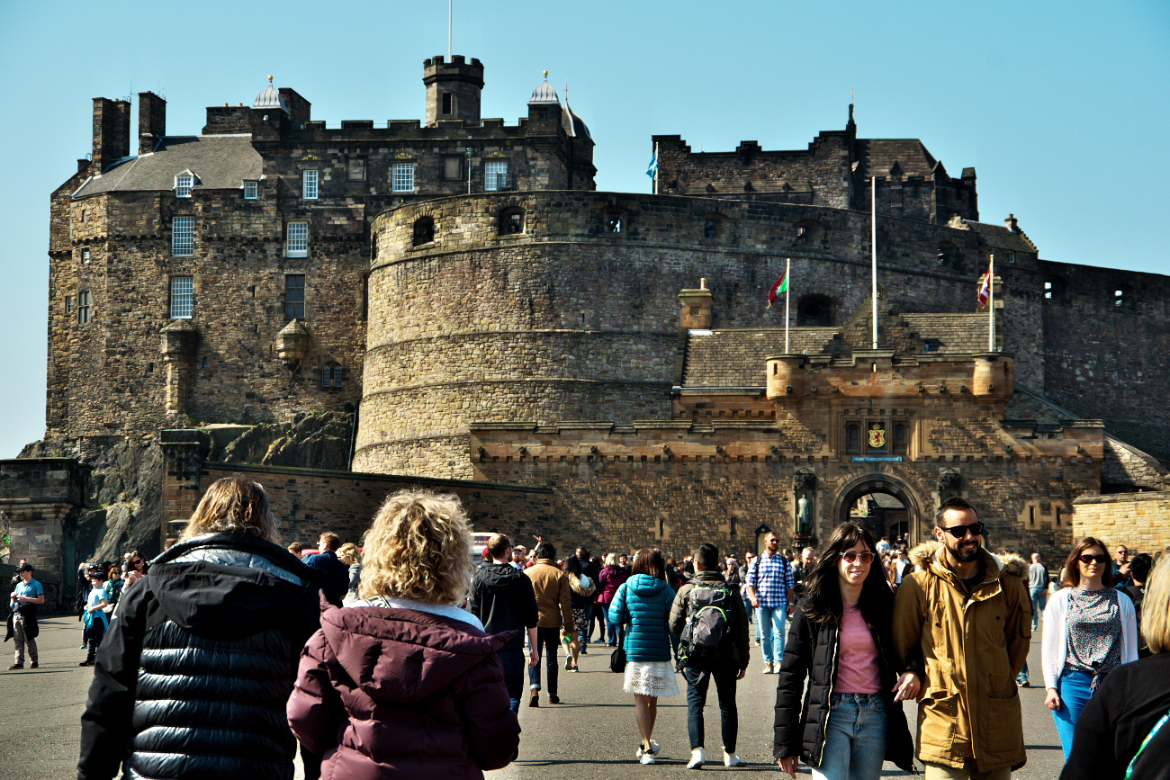 イギリス スコットランドのエディンバラ城を見に行った 人多い 19年4月19日